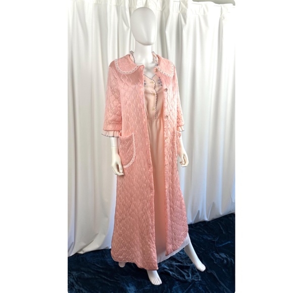 Vintage 1960’s Lu-Say Creations Long Quilted Bed Jacket Coat in Pink - XS/S - Picture 6 of 10